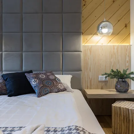 Aparthotel Zakopianska 4*