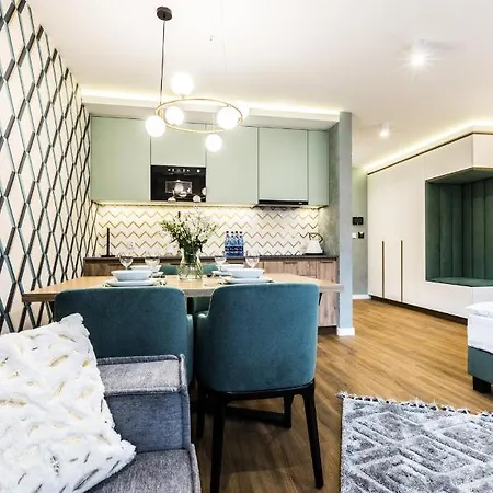 Aparthotel Zakopianska 4*