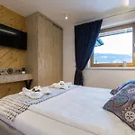 Zakopianska Aparthotel 4*